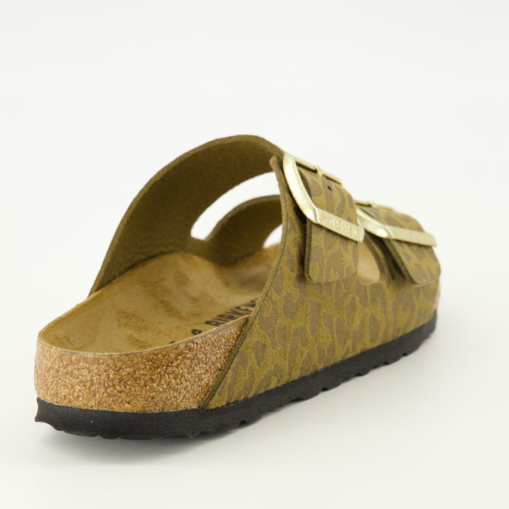 Immagine delle sandali Arizona del marchio Birkenstock per Donna - Stagione Autunno-Inverno 2025 - Vista posteriore