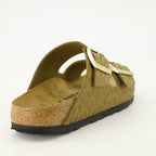 Immagine delle sandali Arizona del marchio Birkenstock per Donna - Stagione Autunno-Inverno 2025 - Vista posteriore