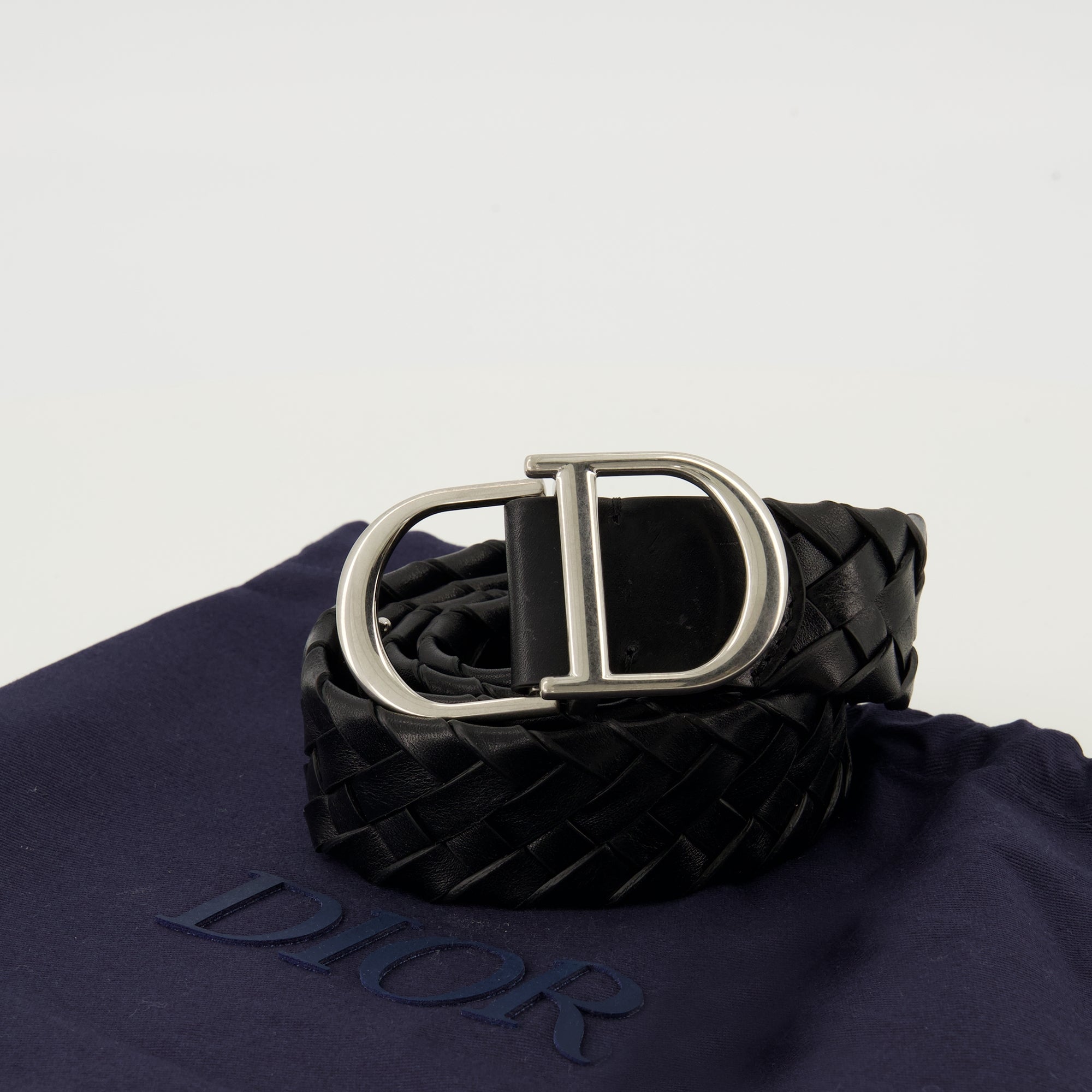 Image of the article Black woven CD belt by Dior for Men - Spring-Summer 2026 - Detailed View 3