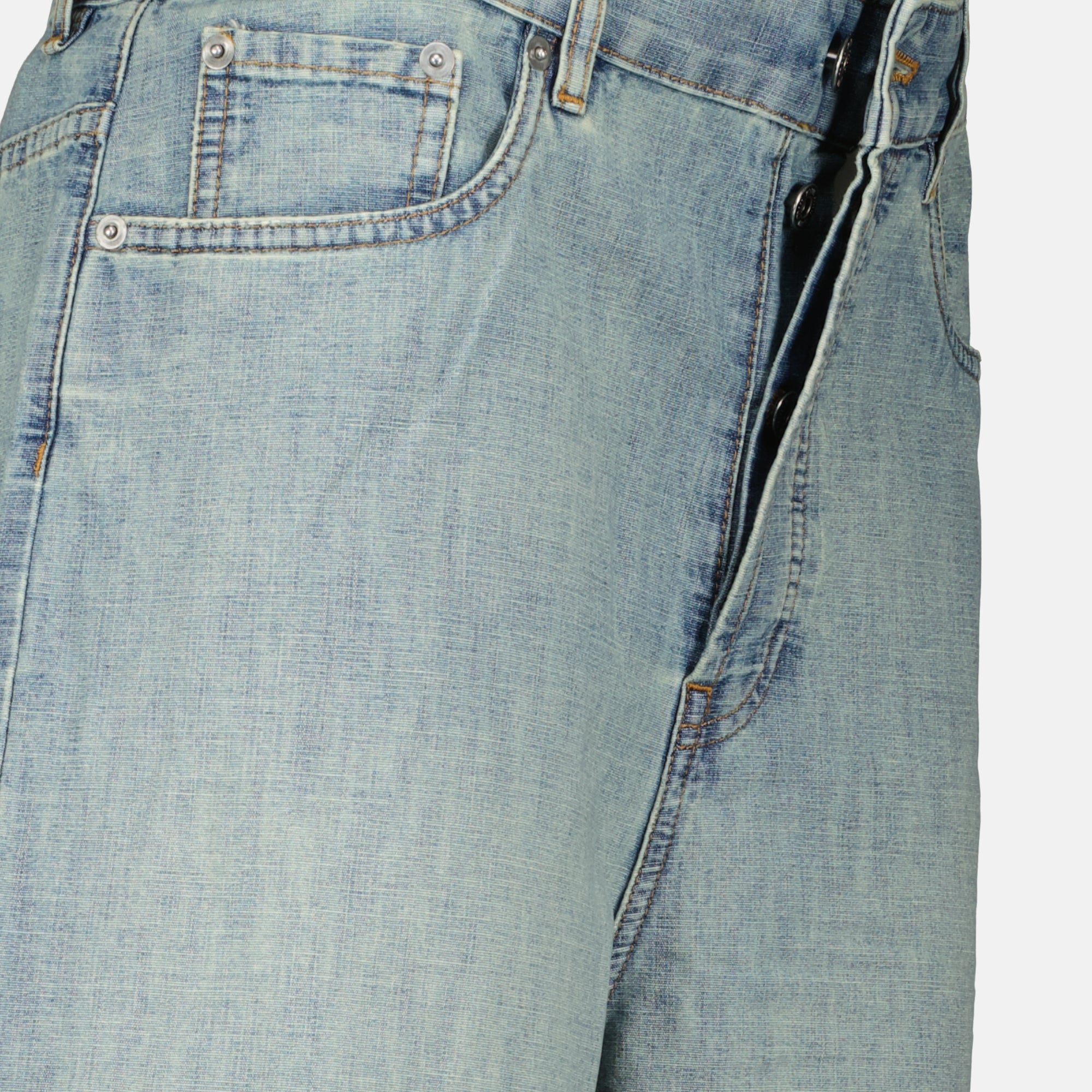 Image de l'article Jean en chambray bleu de la marque Miu Miu pour Femme - Saison Printemps-Été 2026 - Vue détaillée_2