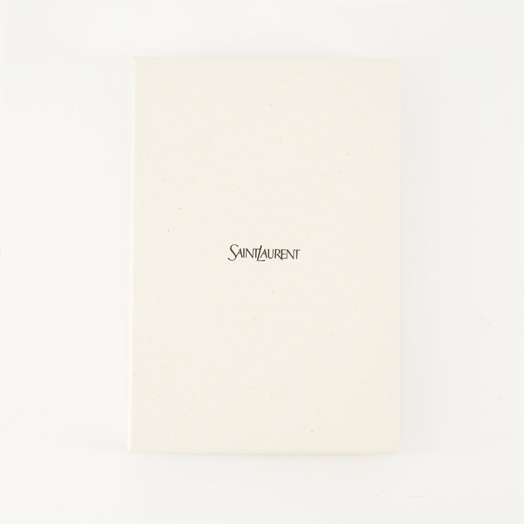 Image de l'article Porte-cartes Cassandre Fragments de la marque Saint Laurent pour Femme - Saison Automne-Hiver 2025 - Vue détaillée_3