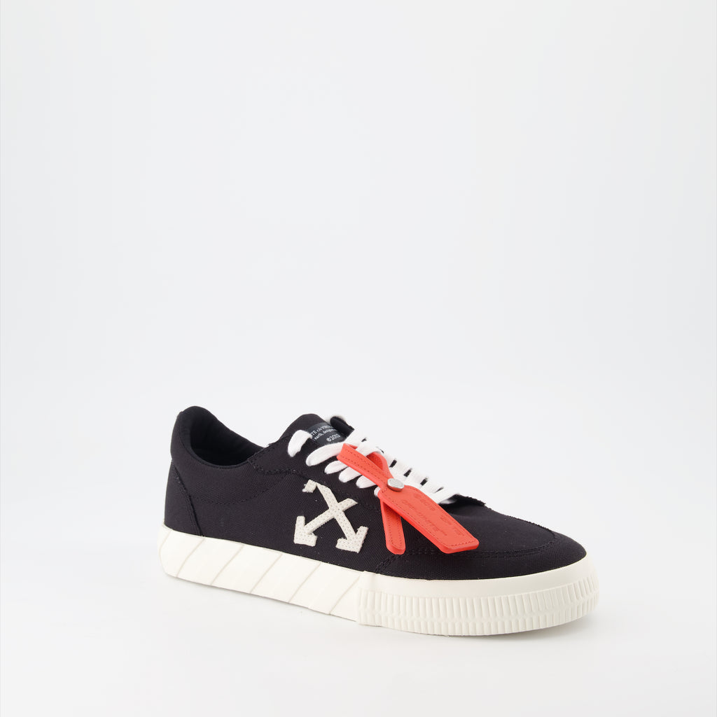 Baskets Baskets basses Vulcanized Off-White Noir Homme