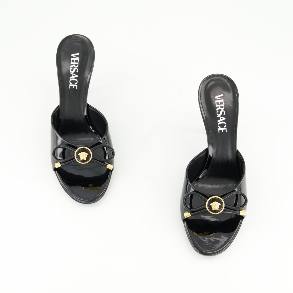 Chaussures ouvertes Mules à talon Bow Versace Noir Femme
