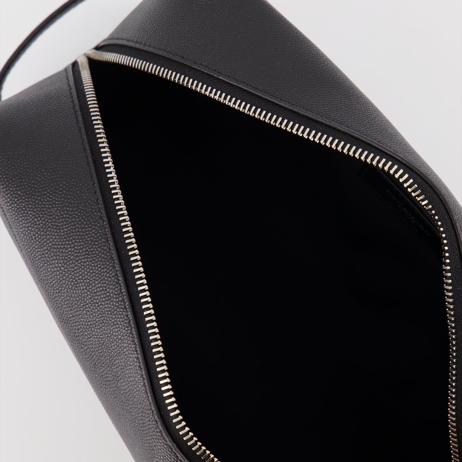 파우치 Trousse de toilette en cuir Saint Laurent 검은색 Homme