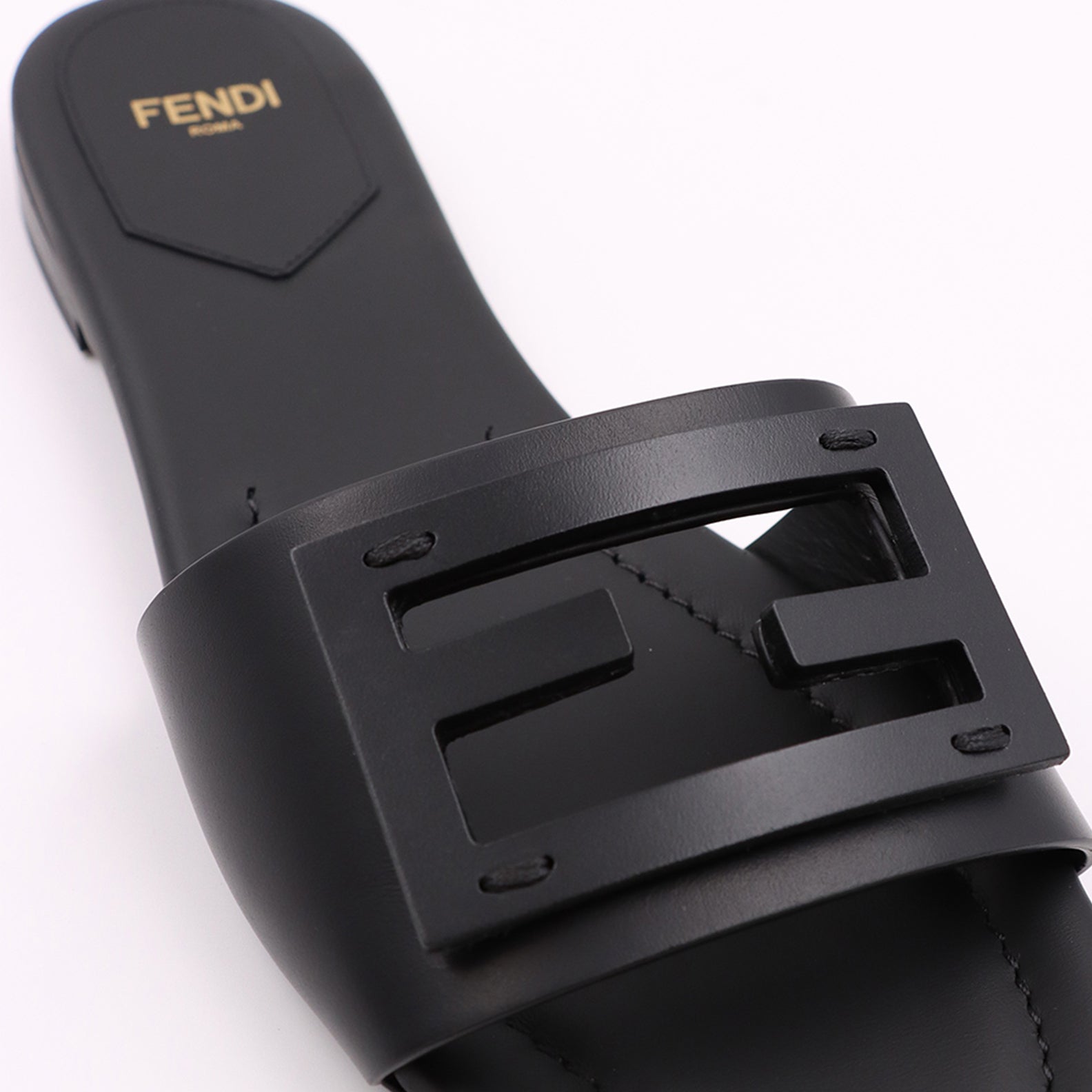 Offene schuhe Baguette-Ledersandalen Fendi Schwarz Femme