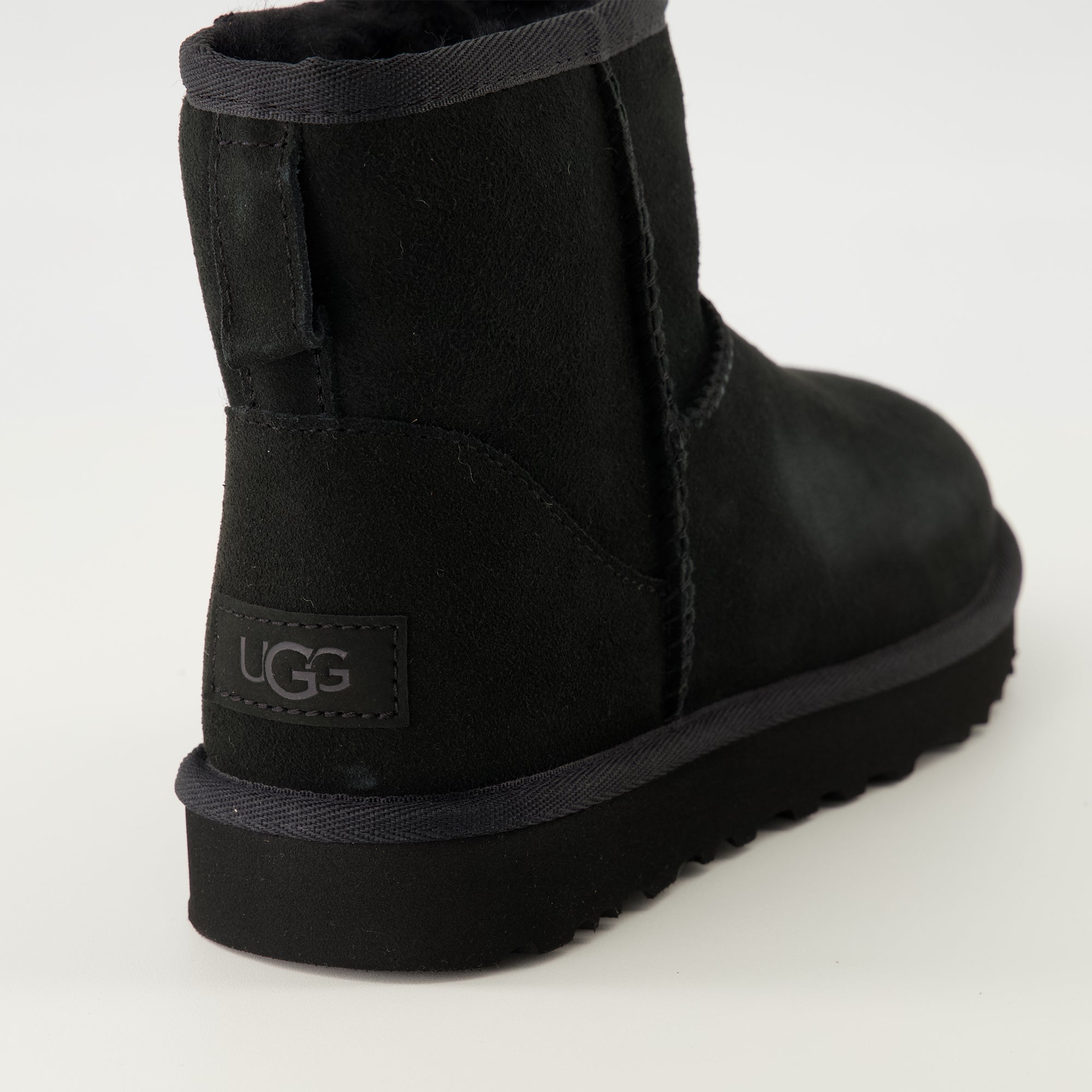 Image of the Ugg Women's Classic Mini II Boots - Autumn-Winter 2025 Season - Rear view