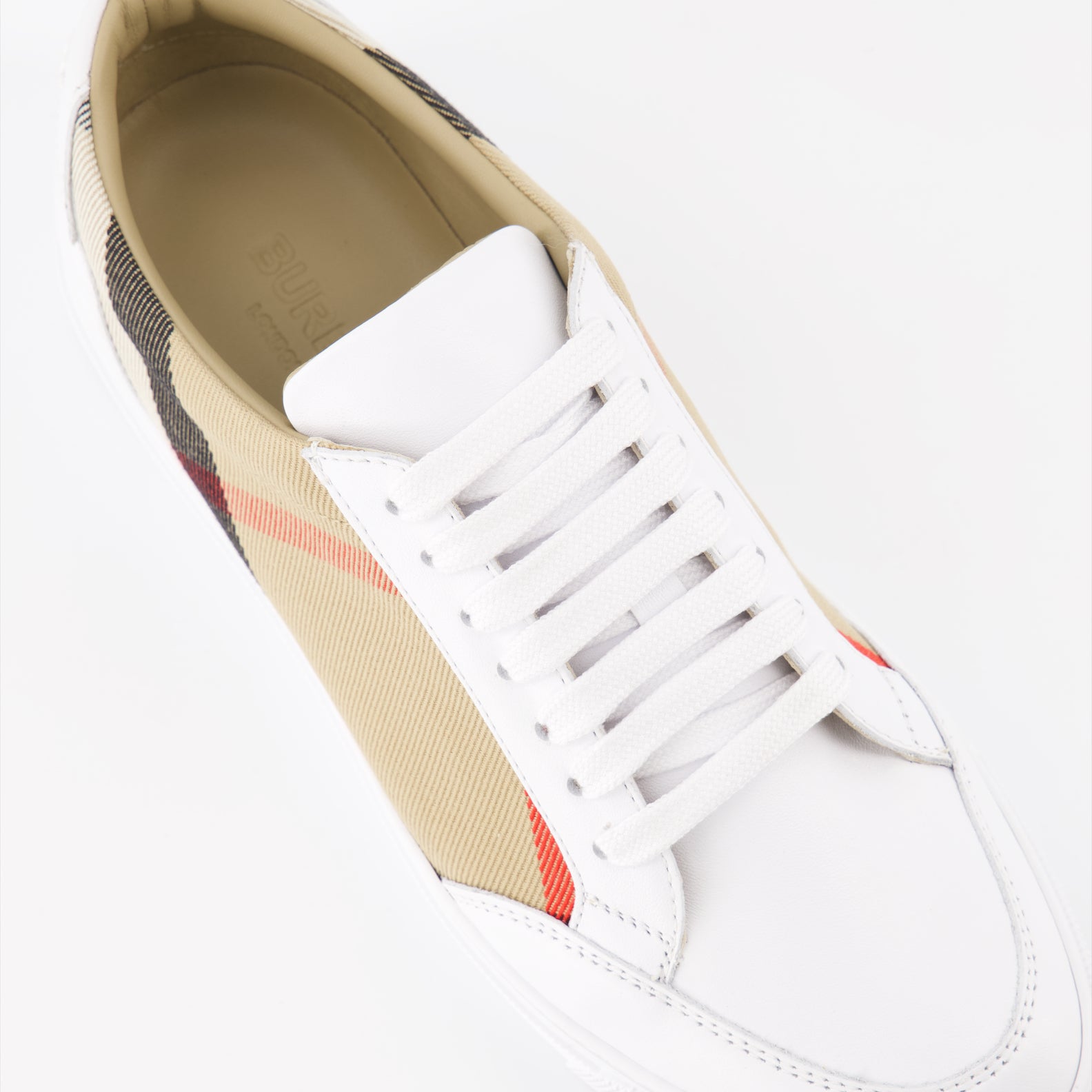 Sneaker Baskets à carreaux Burberry Beige Femme