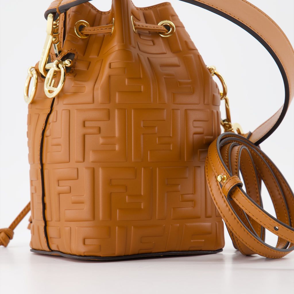 Sacs seau Sac Mon Trésor Fendi Marron Femme