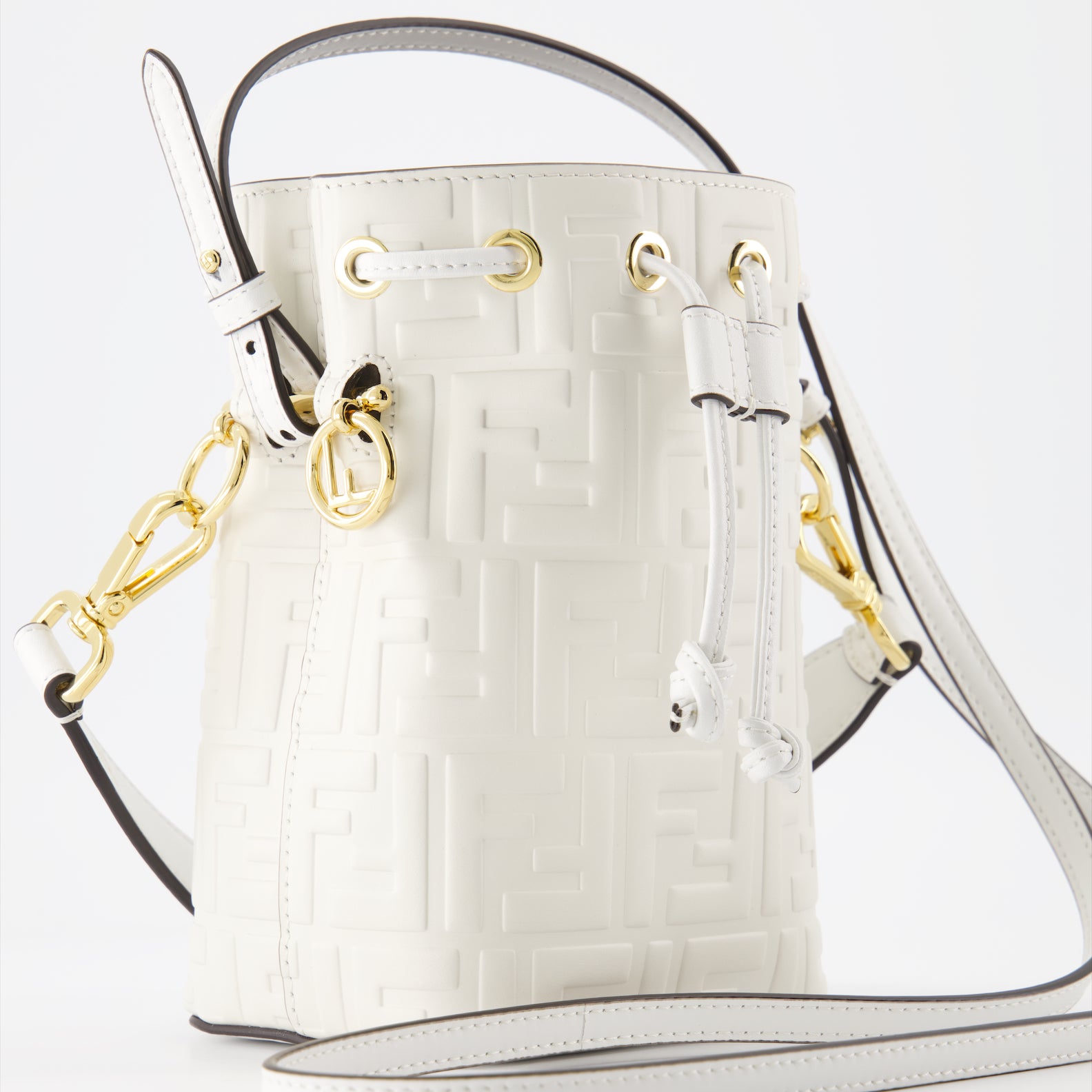 バケットバッグ 私の宝物バッグ Fendi 白 女性