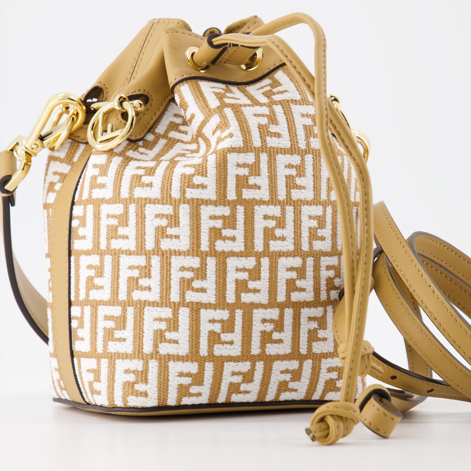 Beuteltaschen Sac Mon Trésor Fendi Beige Femme