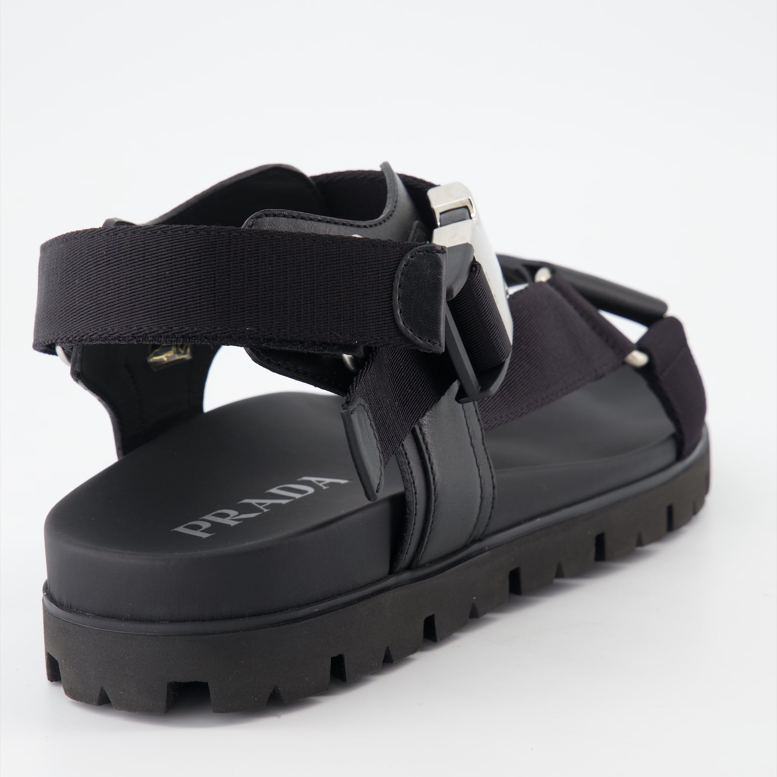 오픈 슈즈 Sandales en cuir Prada 검은색 Homme