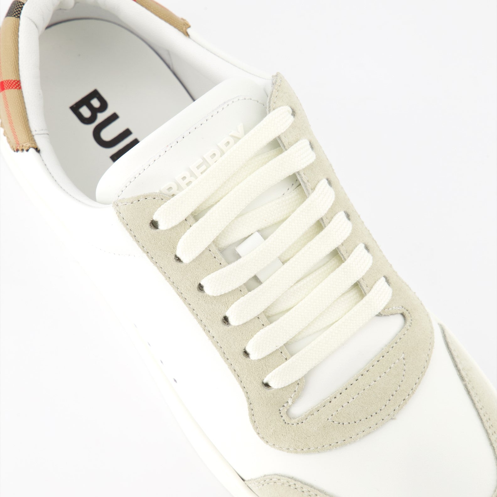 Baskets Baskets en cuir et suède Burberry Blanc Homme