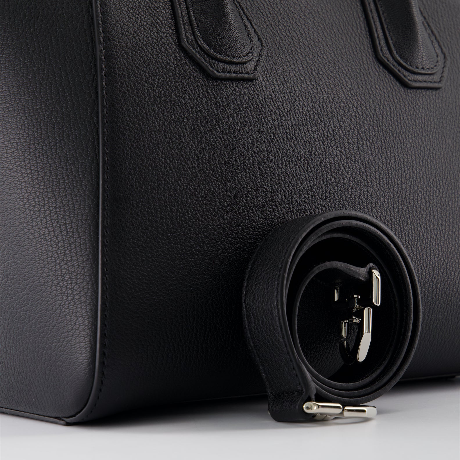 Borse a mano e a spalla Sac Antigona Givenchy Nero Femme