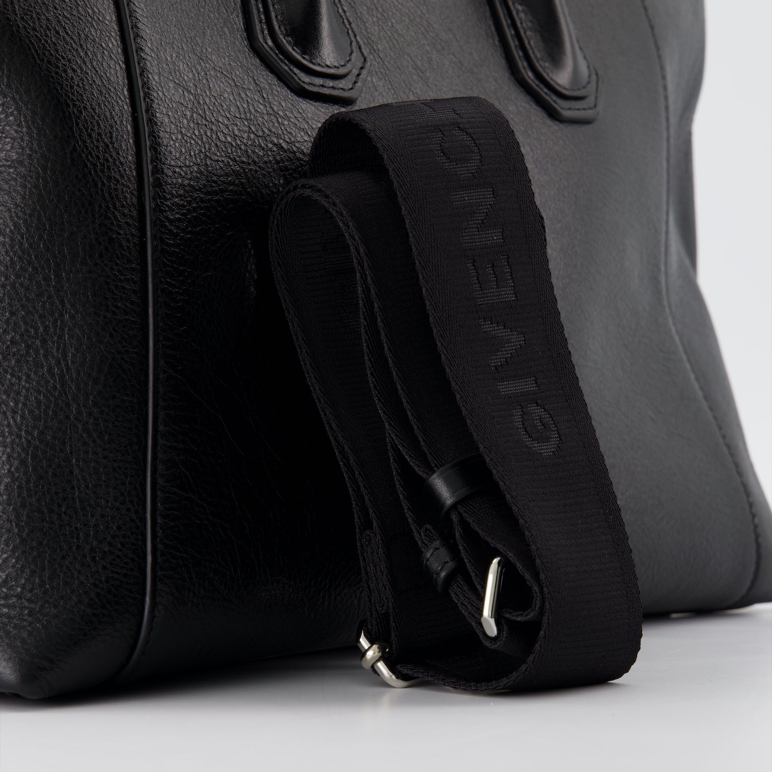 핸드백 및 숄더백 Sac Antigona Sport Givenchy 검은색 Femme