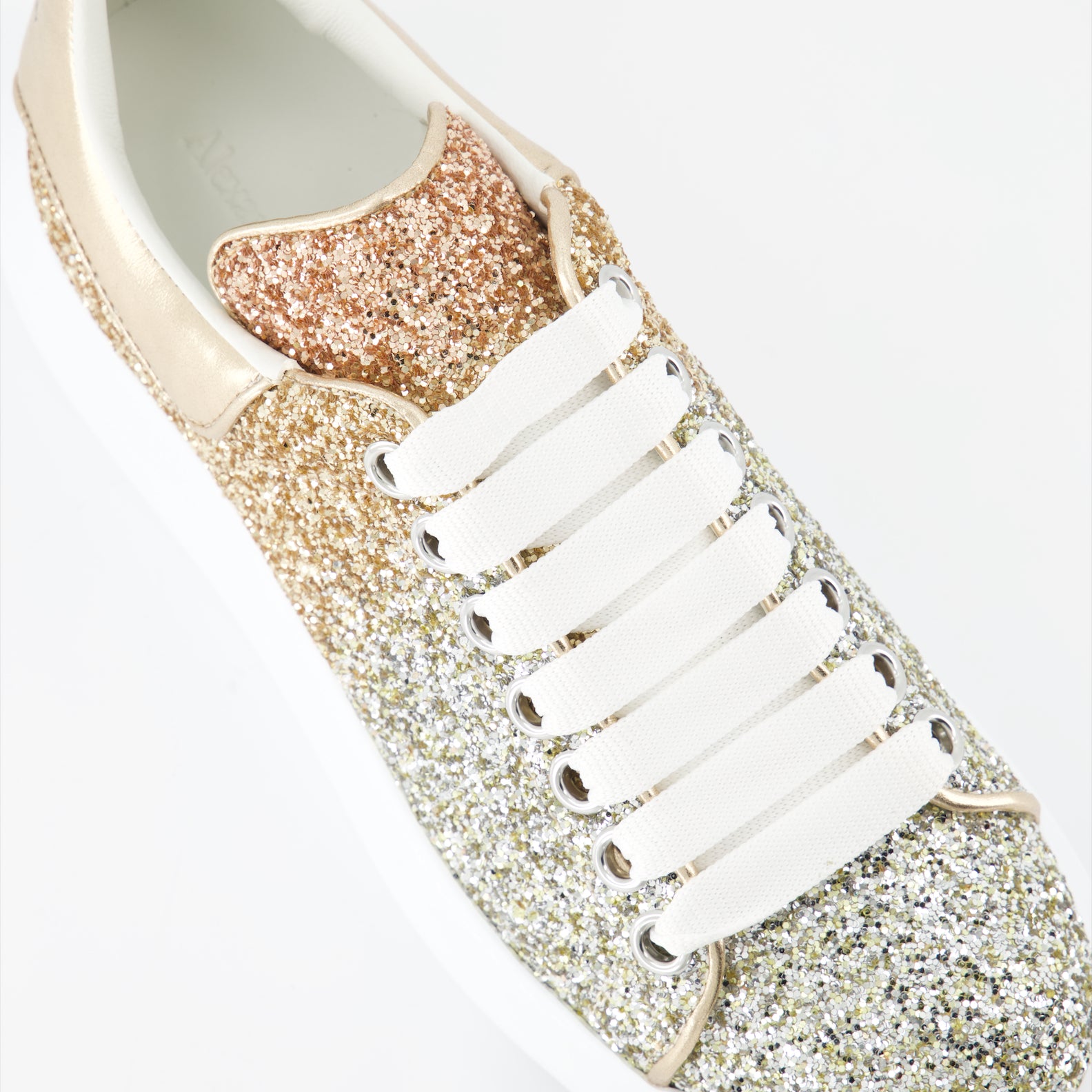 Baskets Baskets oversize Alexander McQueen Doré Femme