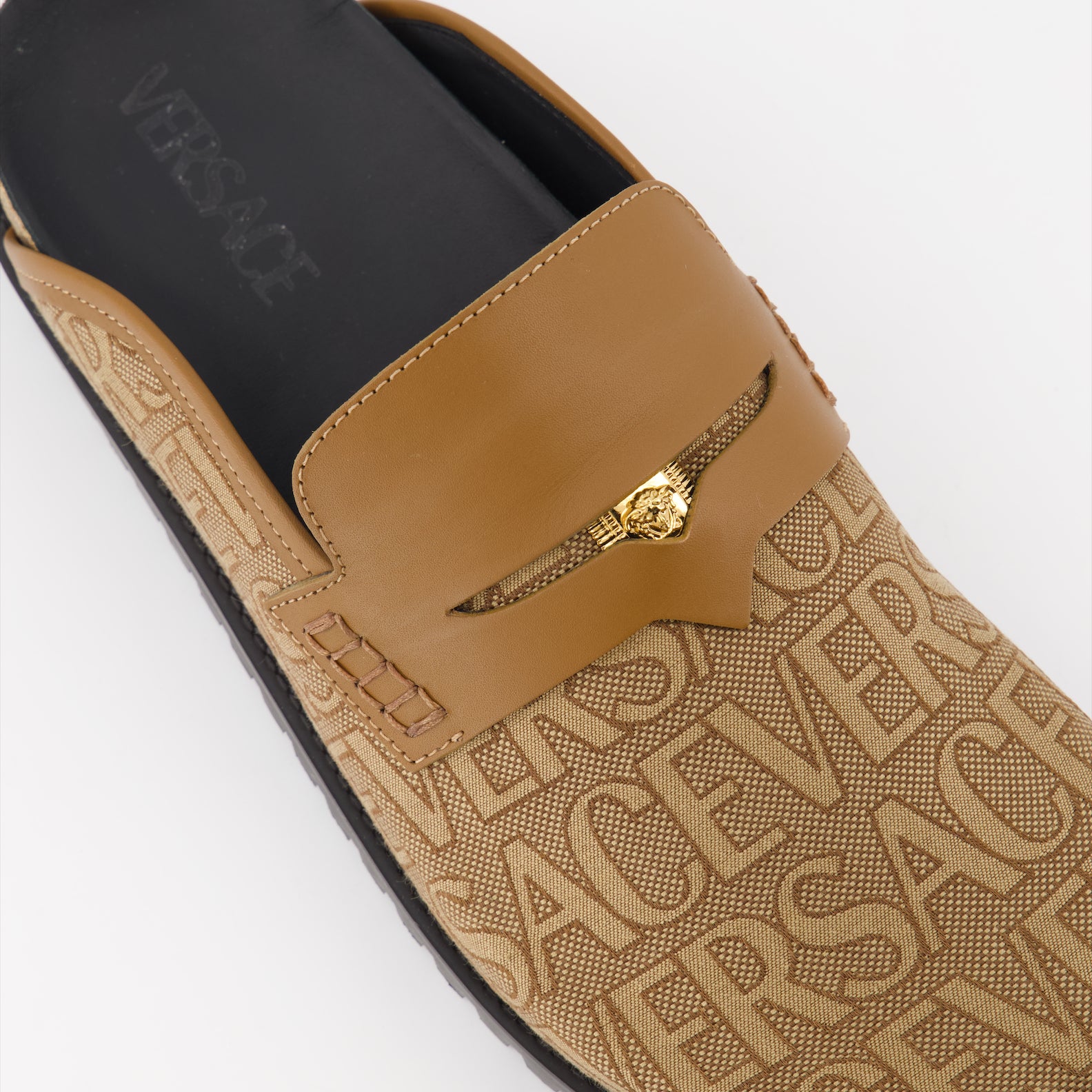 Zapatos abiertos Mules Versace Allover Medusa Versace Marrón Homme