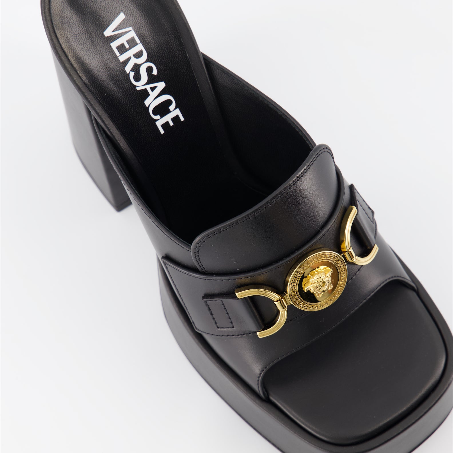 Chaussures ouvertes Mules à plateforme Medusa 95' Versace Noir Femme