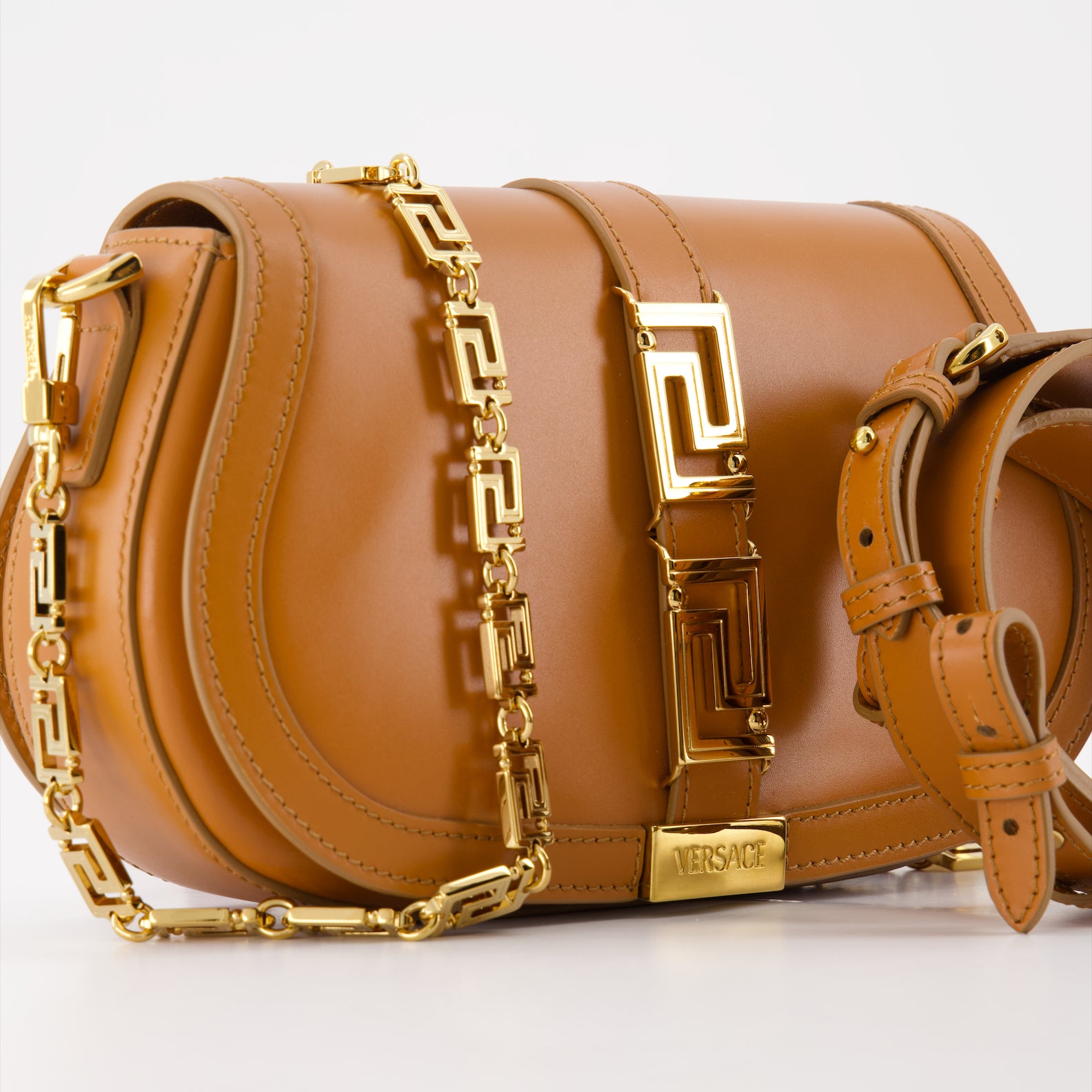 Bolsos de mano y al hombro Sac Greca Goddess Versace Marrón Femme