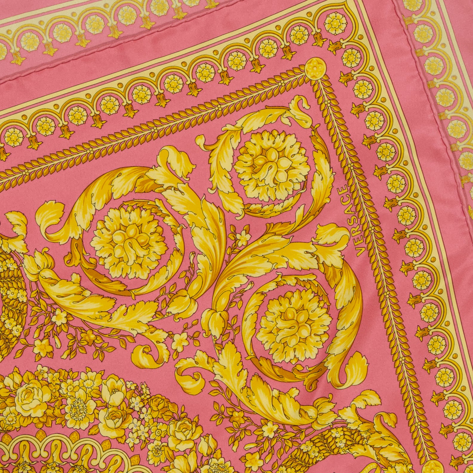 Écharpes, foulards et gants Carré de soie Barocco Versace Rose Femme