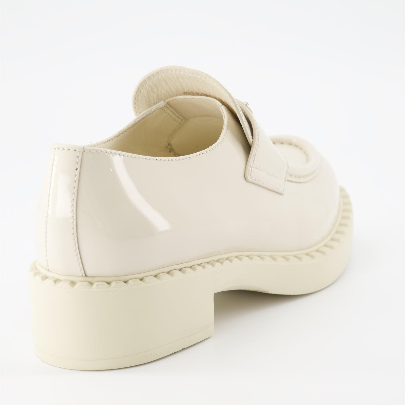 Mocassins Mocassins en cuir verni Prada Blanc Femme