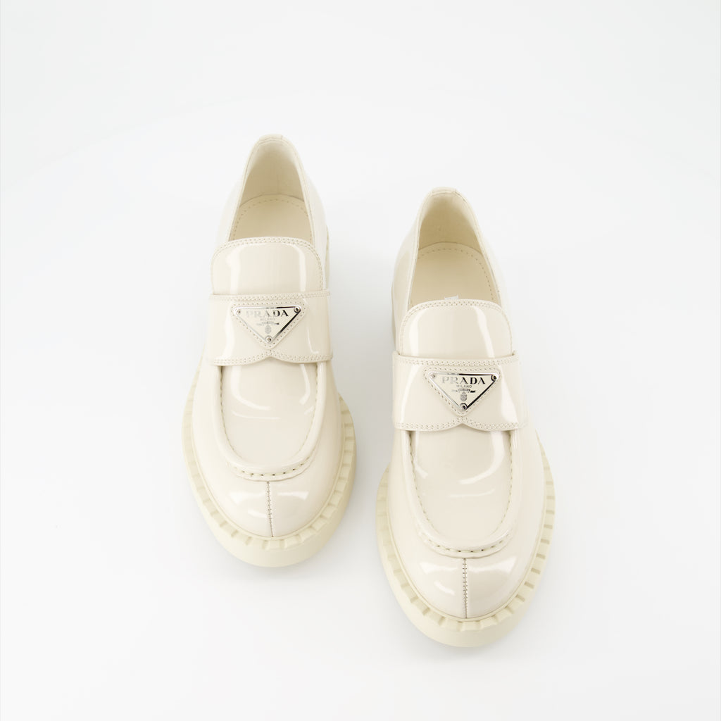 Mocassins Mocassins en cuir verni Prada Blanc Femme