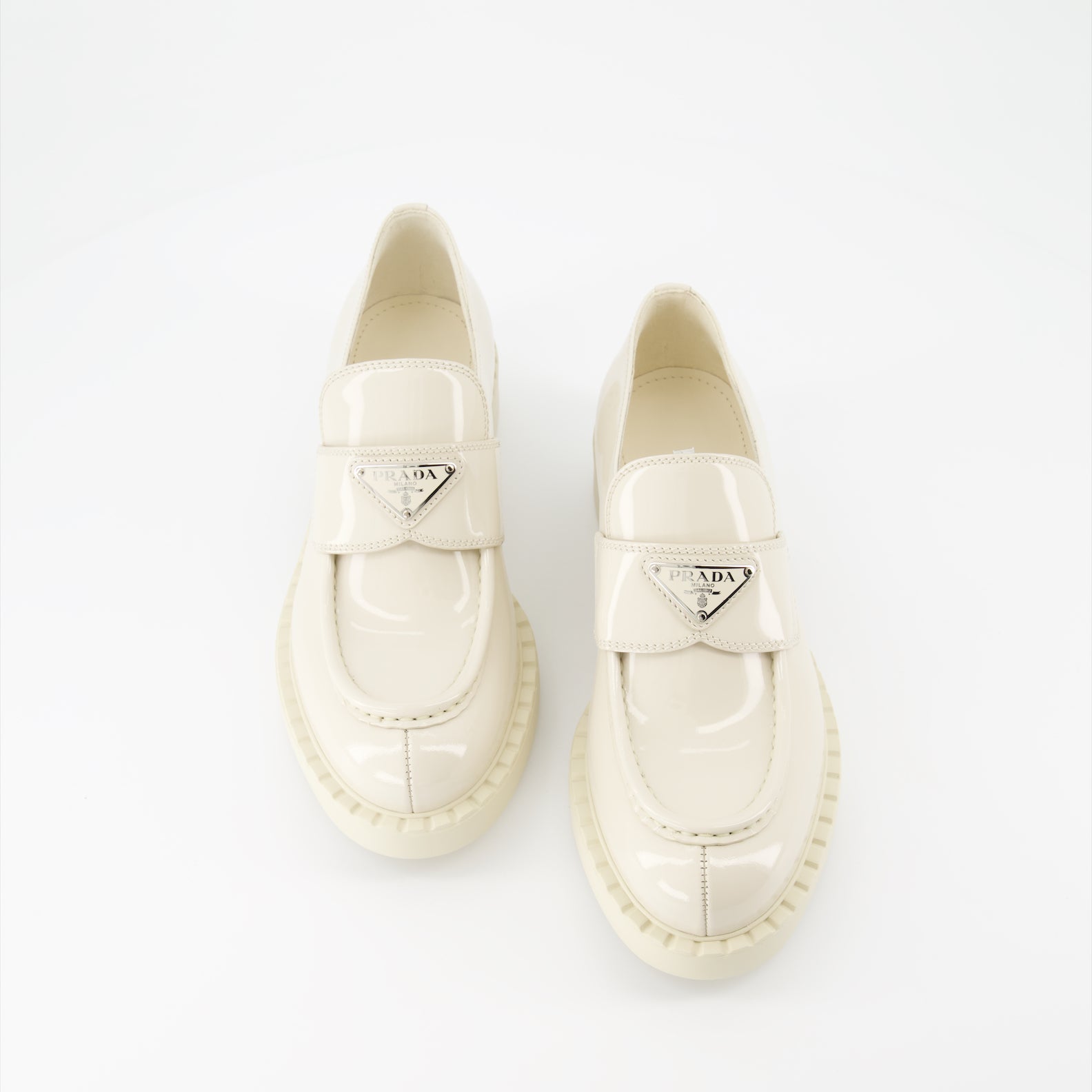 Mocassins Mocassins en cuir verni Prada Blanc Femme