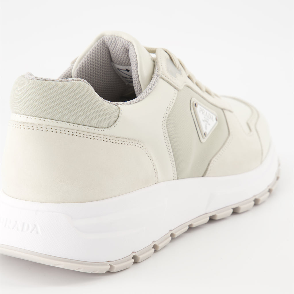 Baskets Baskets en nubuck et nylon Prada Beige Homme