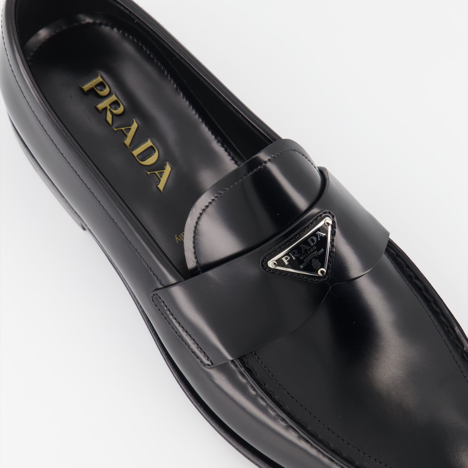 Mocassins Mocassins en cuir verni Prada Noir Homme