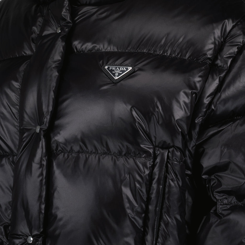 Manteaux Doudoune courte en Re-Nylon Prada Noir Femme