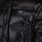 Manteaux Doudoune courte en Re-Nylon Prada Noir Femme