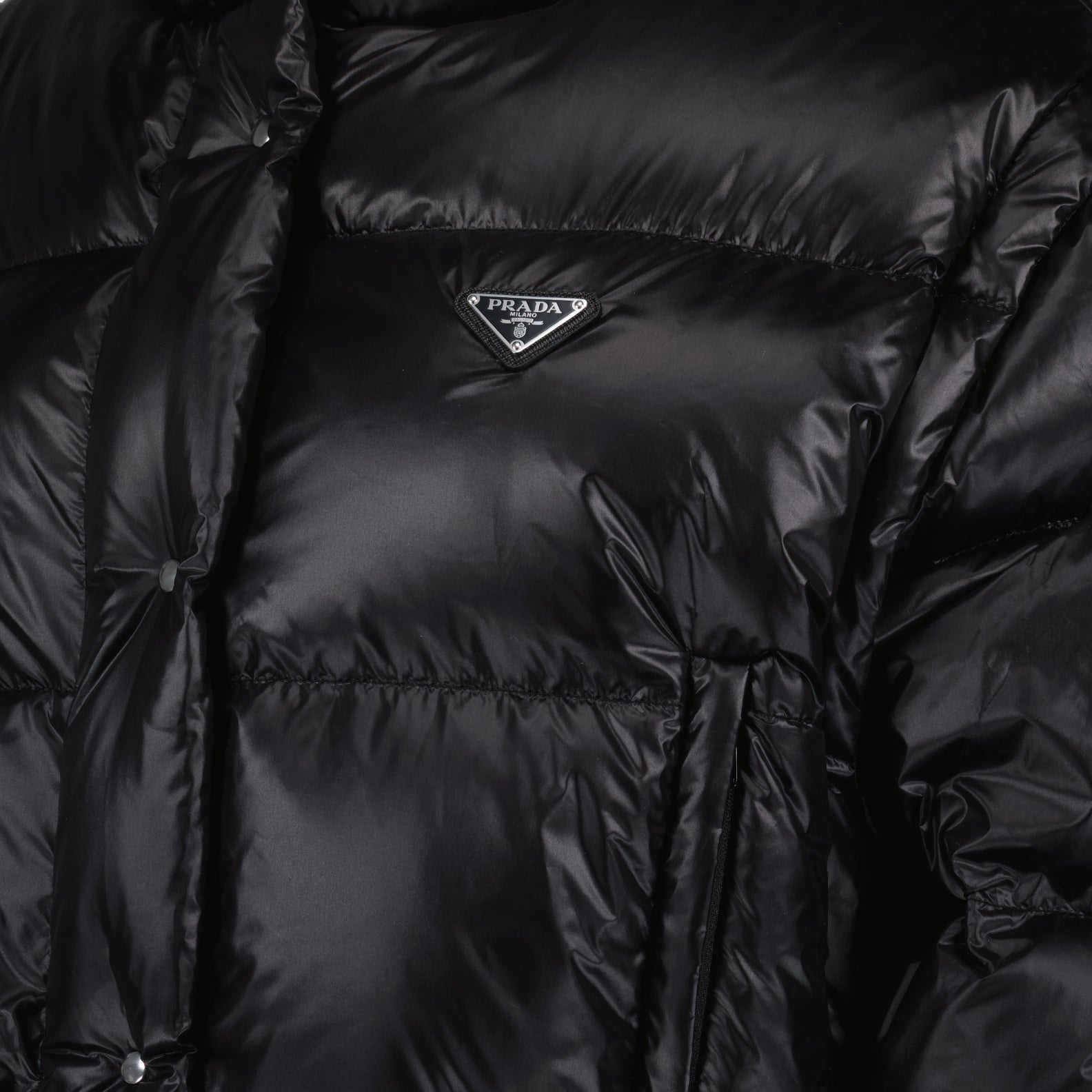 Manteaux Doudoune courte en Re-Nylon Prada Noir Femme