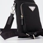 Sacs bandoulière Etui pour smartphone en Re-Nylon Prada Noir Homme