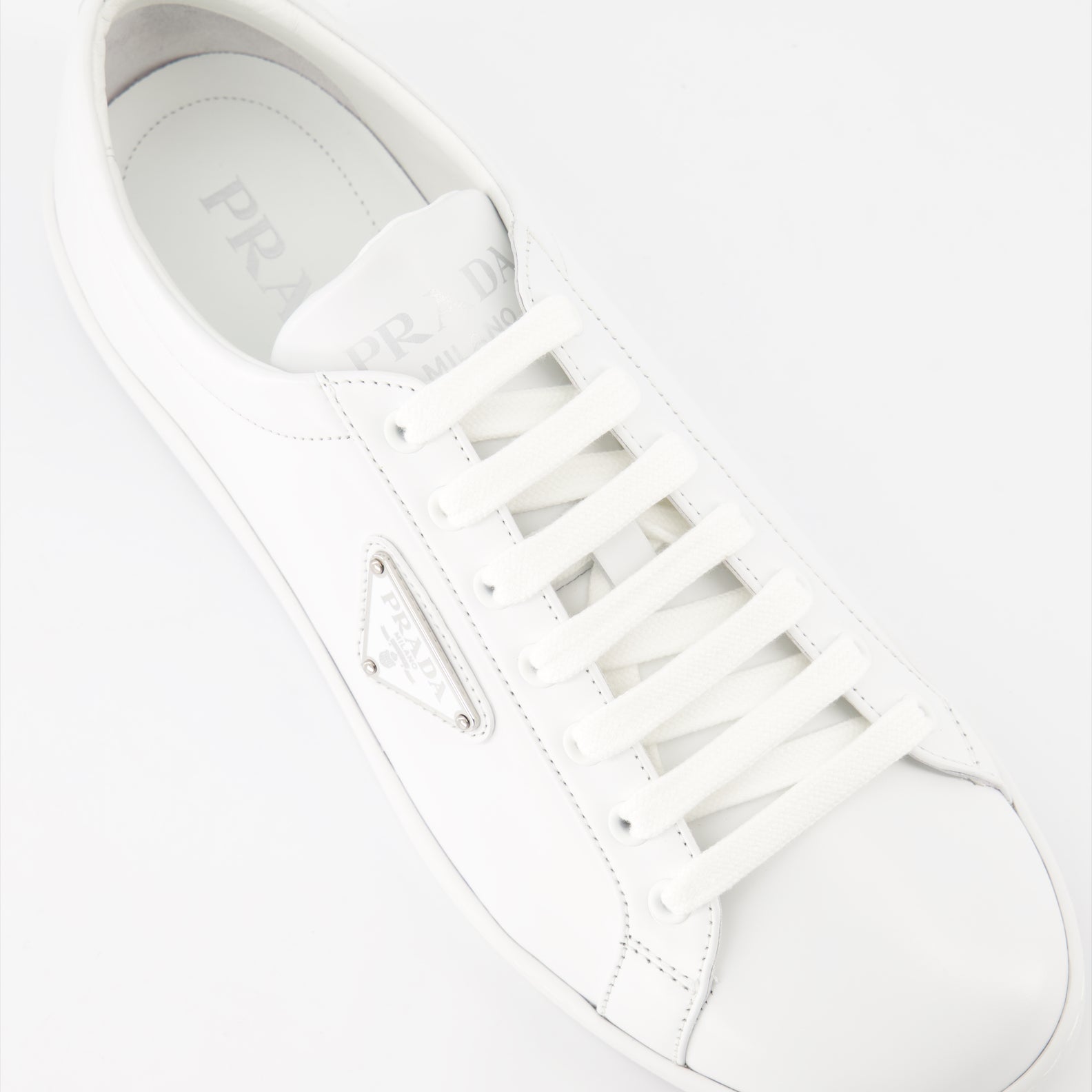 Baskets Baskets en cuir brossé Prada Blanc Homme