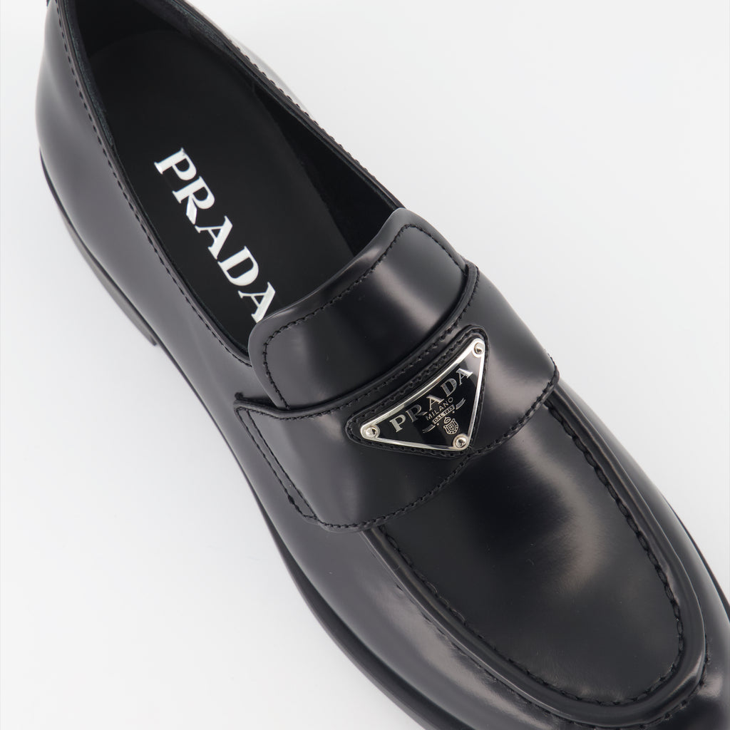 Mocassins Mocassins en cuir brossé Prada Noir Femme