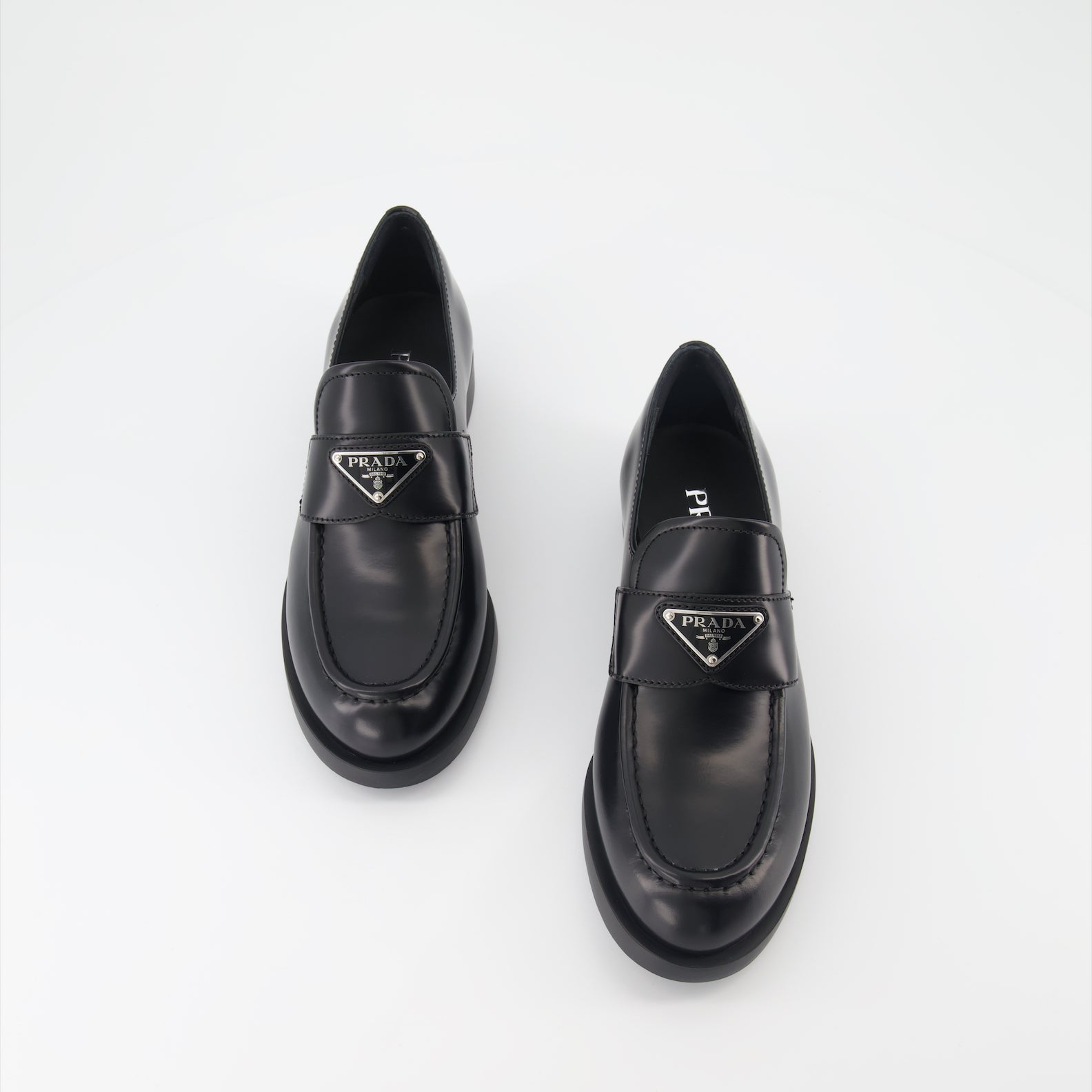 Mocassins Mocassins en cuir brossé Prada Noir Femme