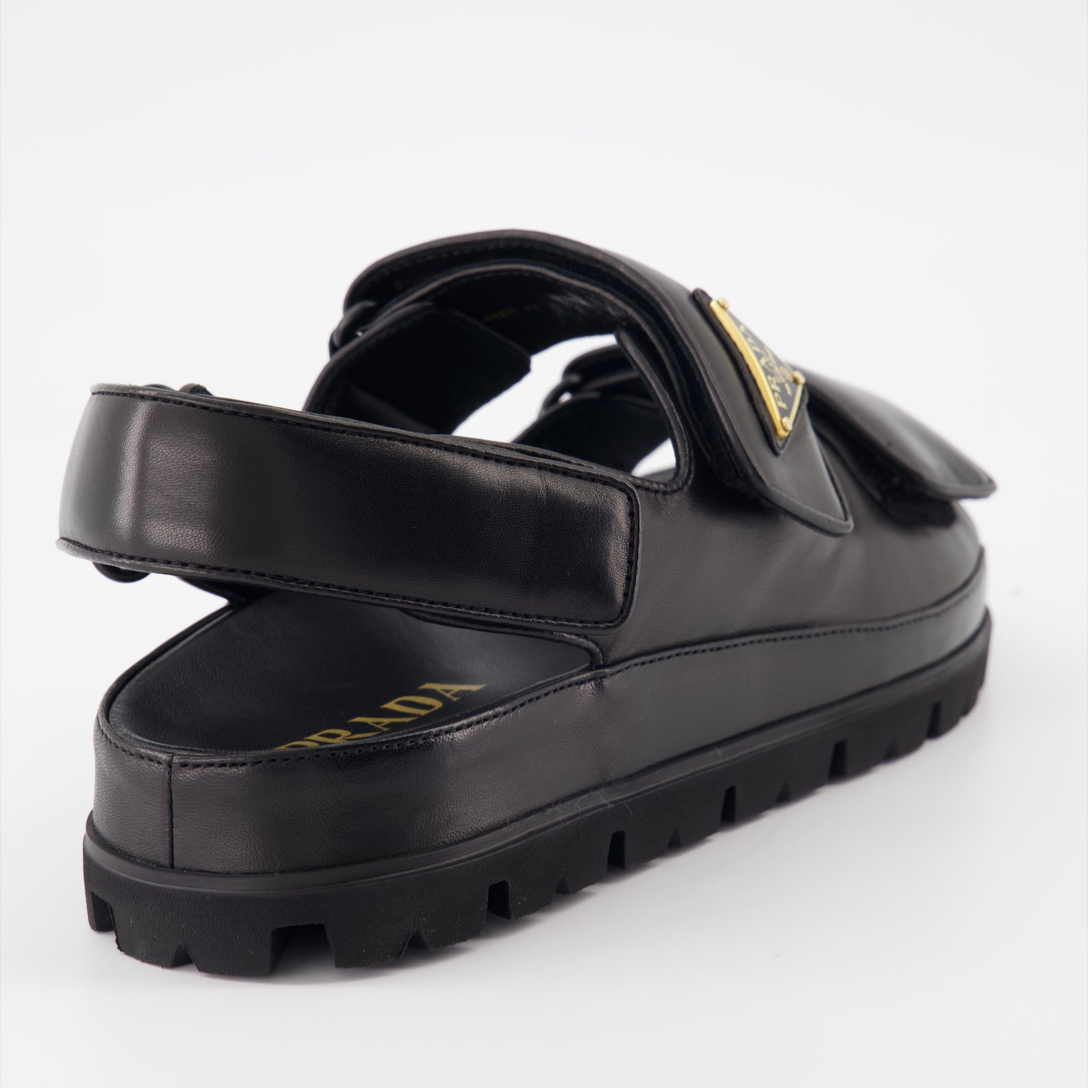 오픈 슈즈 퀼팅 가죽 샌들 Prada 검은색 Femme