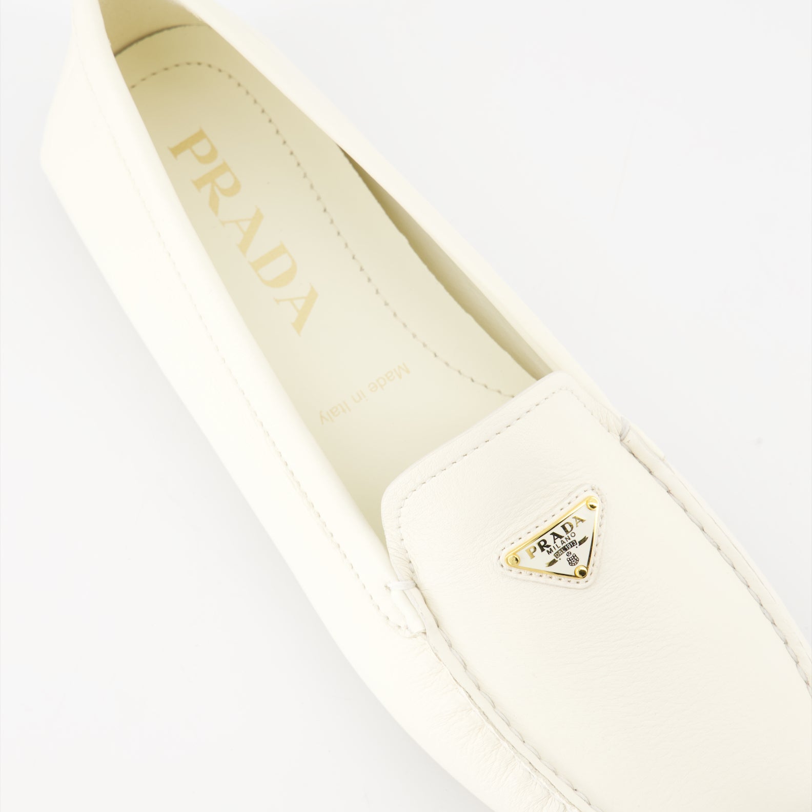 Mocassins Mocassins en velours Prada Blanc Femme