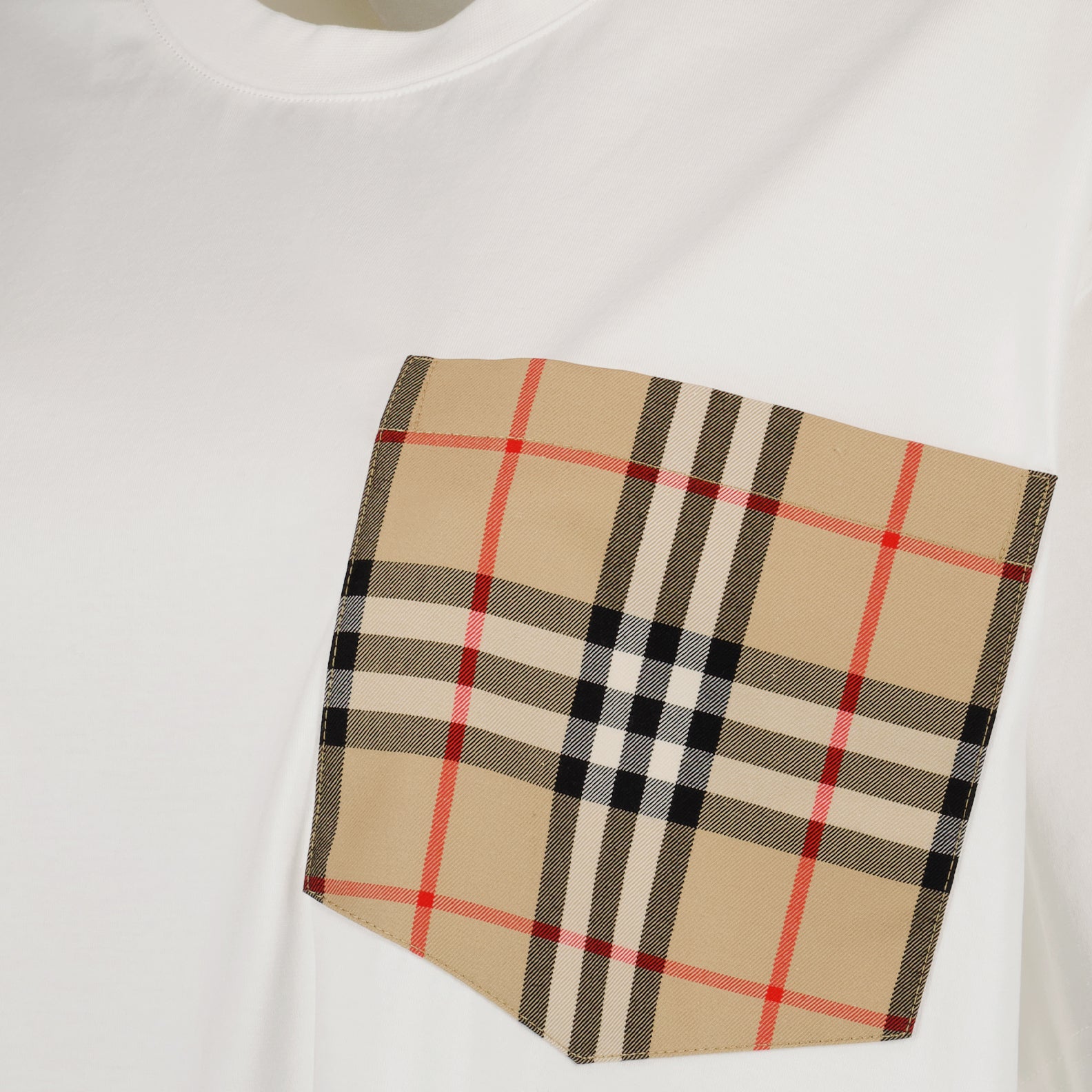 T-shirts T-shirt Carrick Burberry Blanc Femme