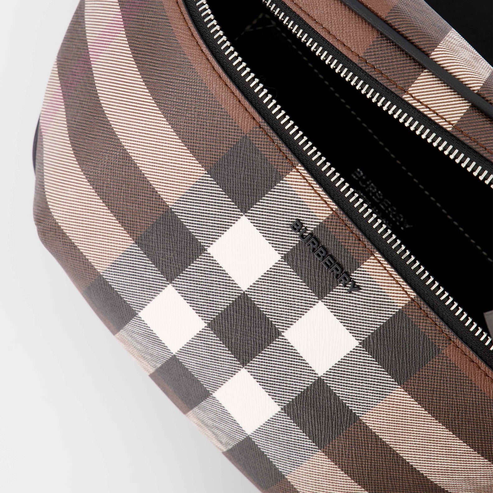 ベルトバッグ チェック柄のファニーパック Burberry 茶色 男