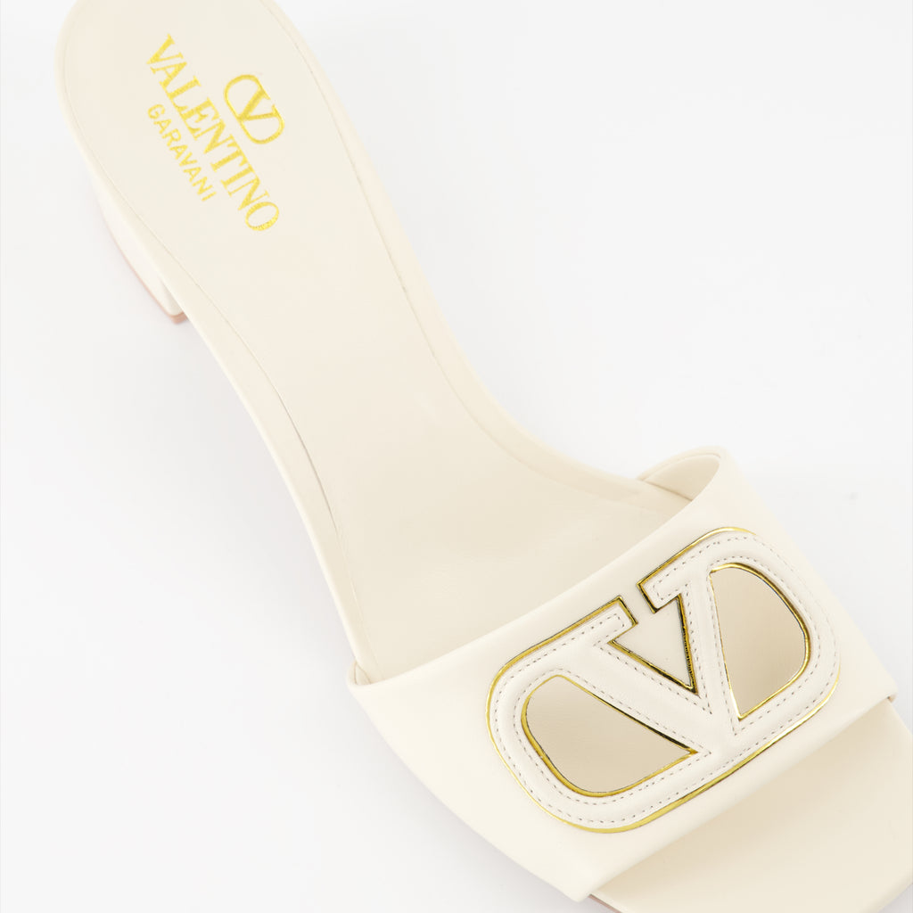 オープントゥシューズ Vロゴミュール Valentino Garavani 白 女性