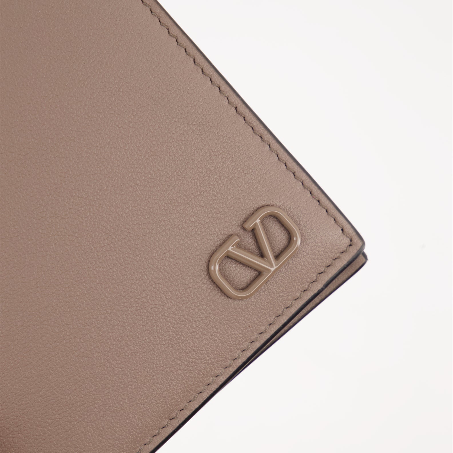 Small leather goods VLogo Wallet Valentino Garavani Beige Man