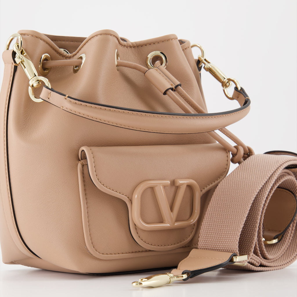 Sacs seau Sac seau Locò en cuir Valentino Garavani Beige Femme