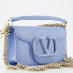 Umhängetaschen Sac Locò en cuir Valentino Garavani Blau Femme