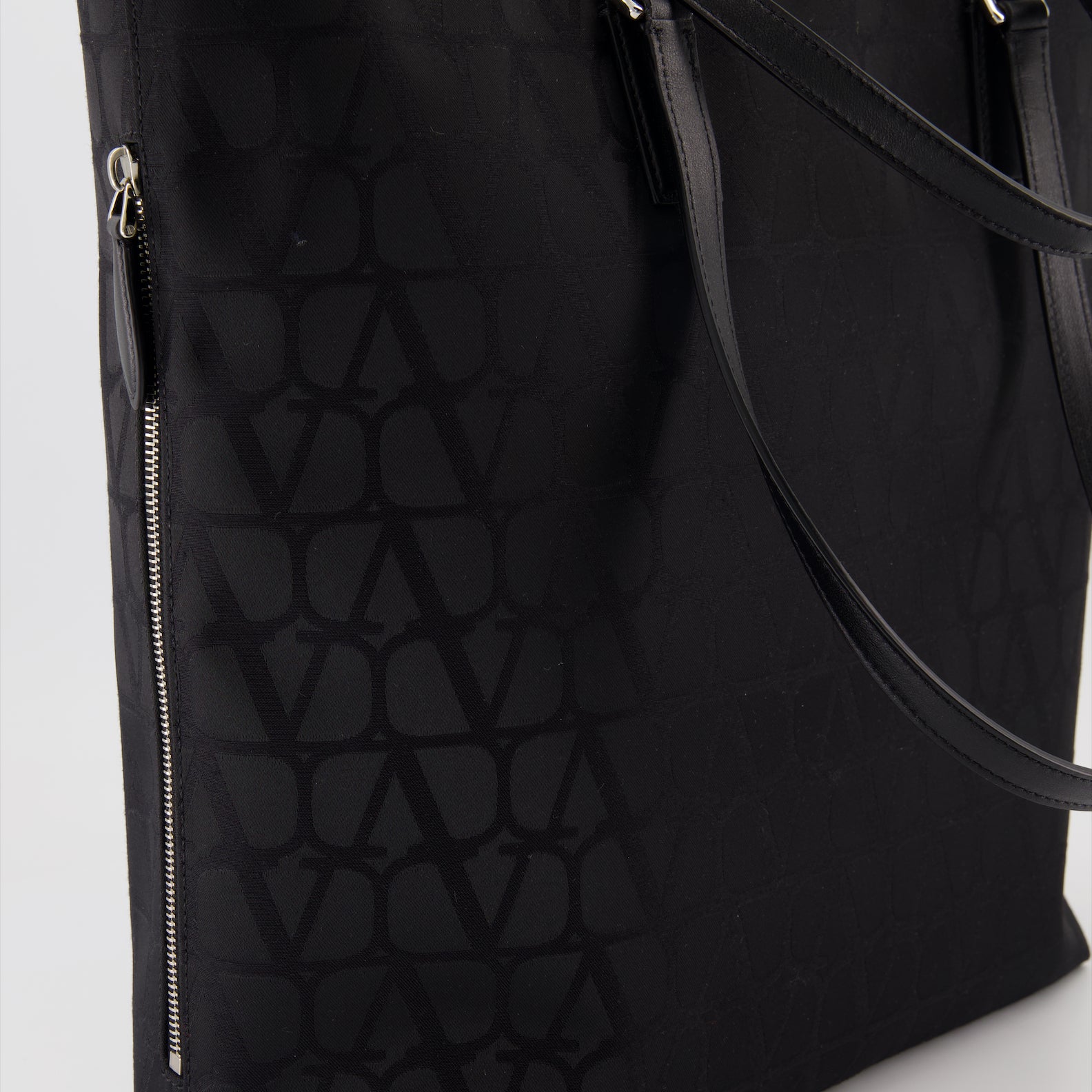 Sacs cabas Cabas monogrammé VLogo Valentino Garavani Noir Homme