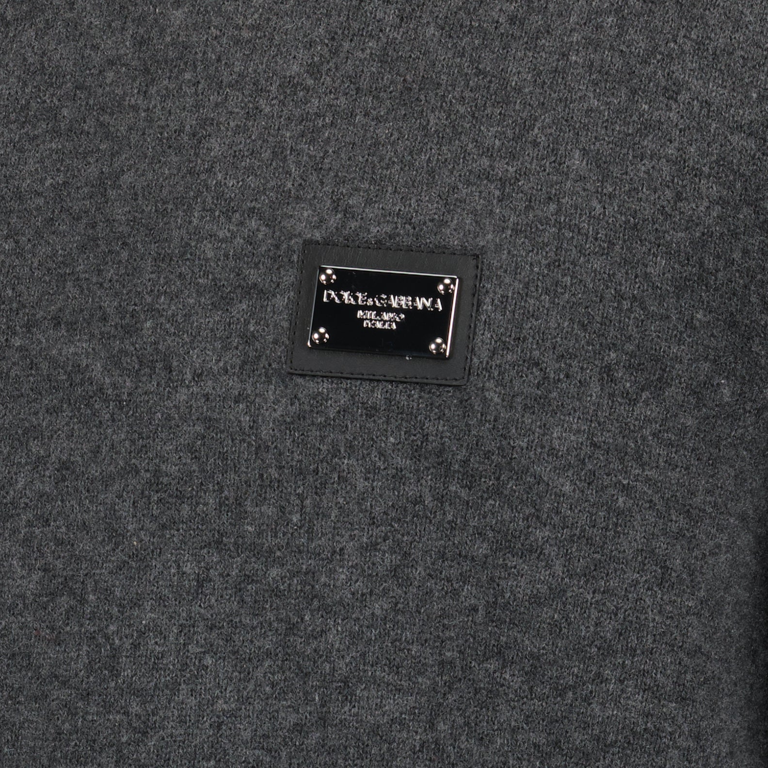 Maille Pull à logo plaque Dolce & Gabbana Gris Homme