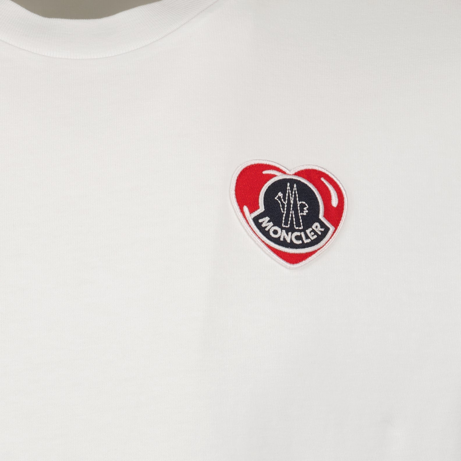 T-shirts T-shirt à logo coeur Moncler Blanc Homme