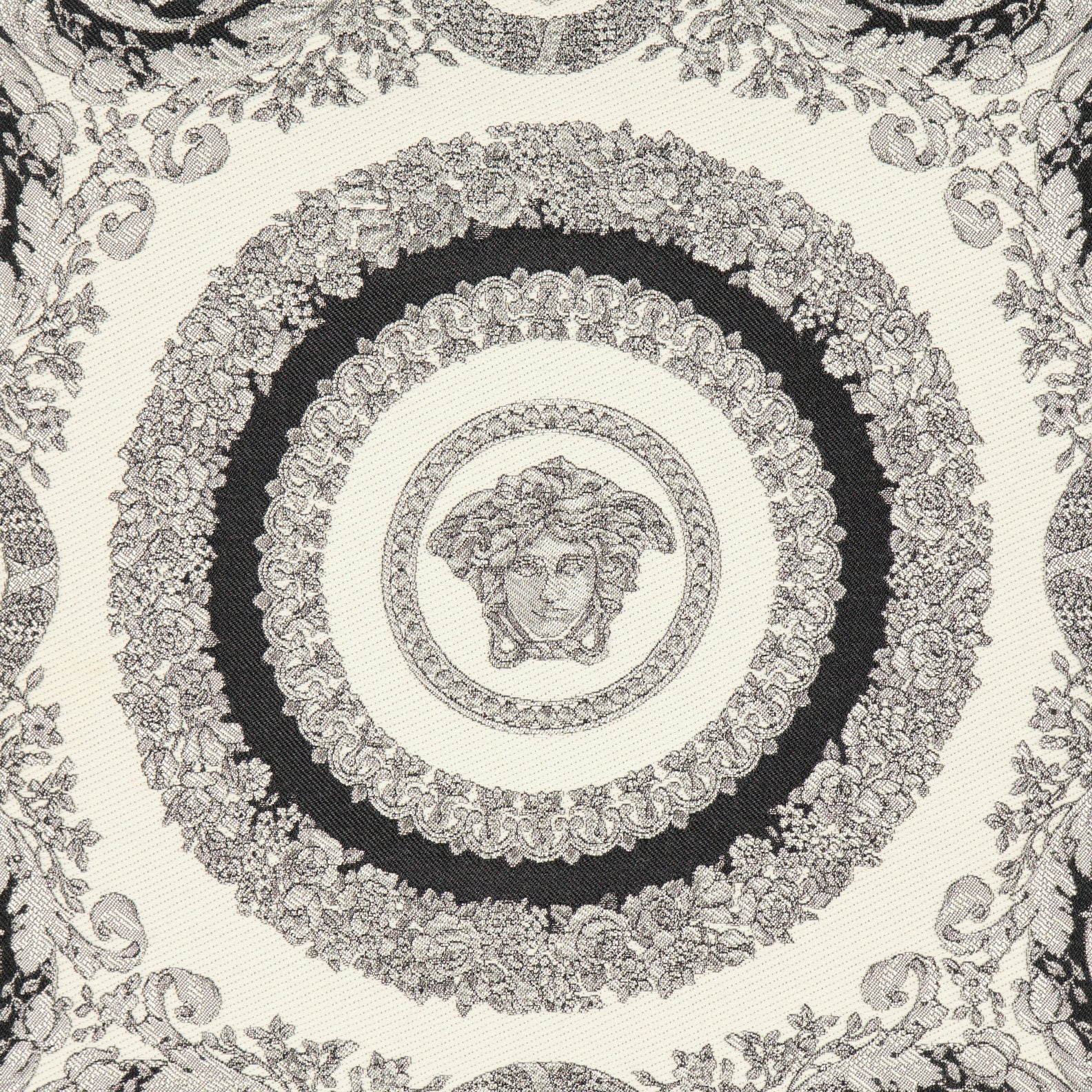 Lifestyle Coussin Crête de Fleur Versace Cinza Unissex