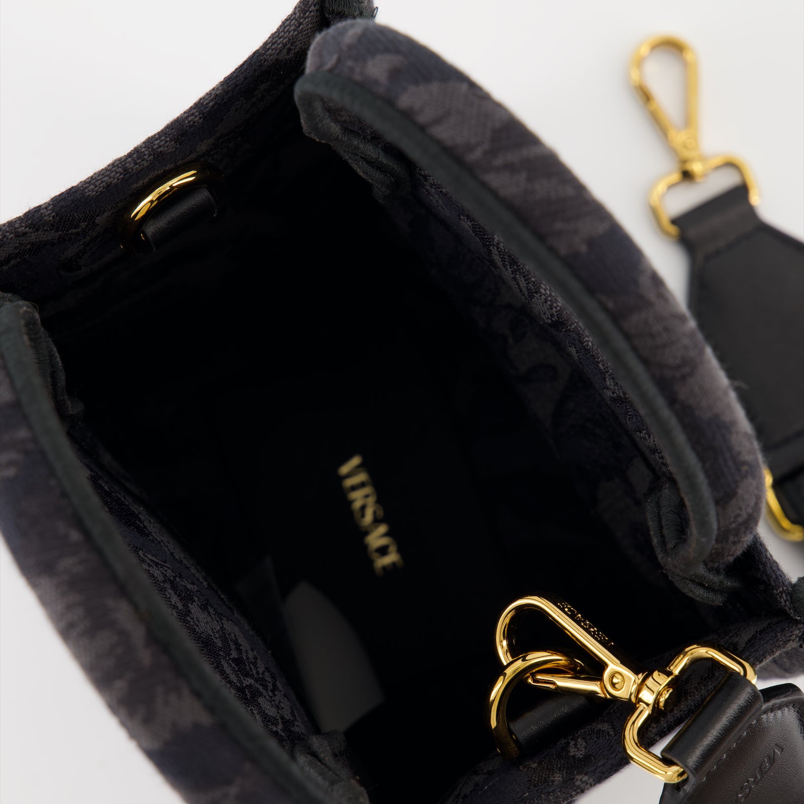 Sacs cabas Sac seau Athena Barocco Versace Noir Unisexe