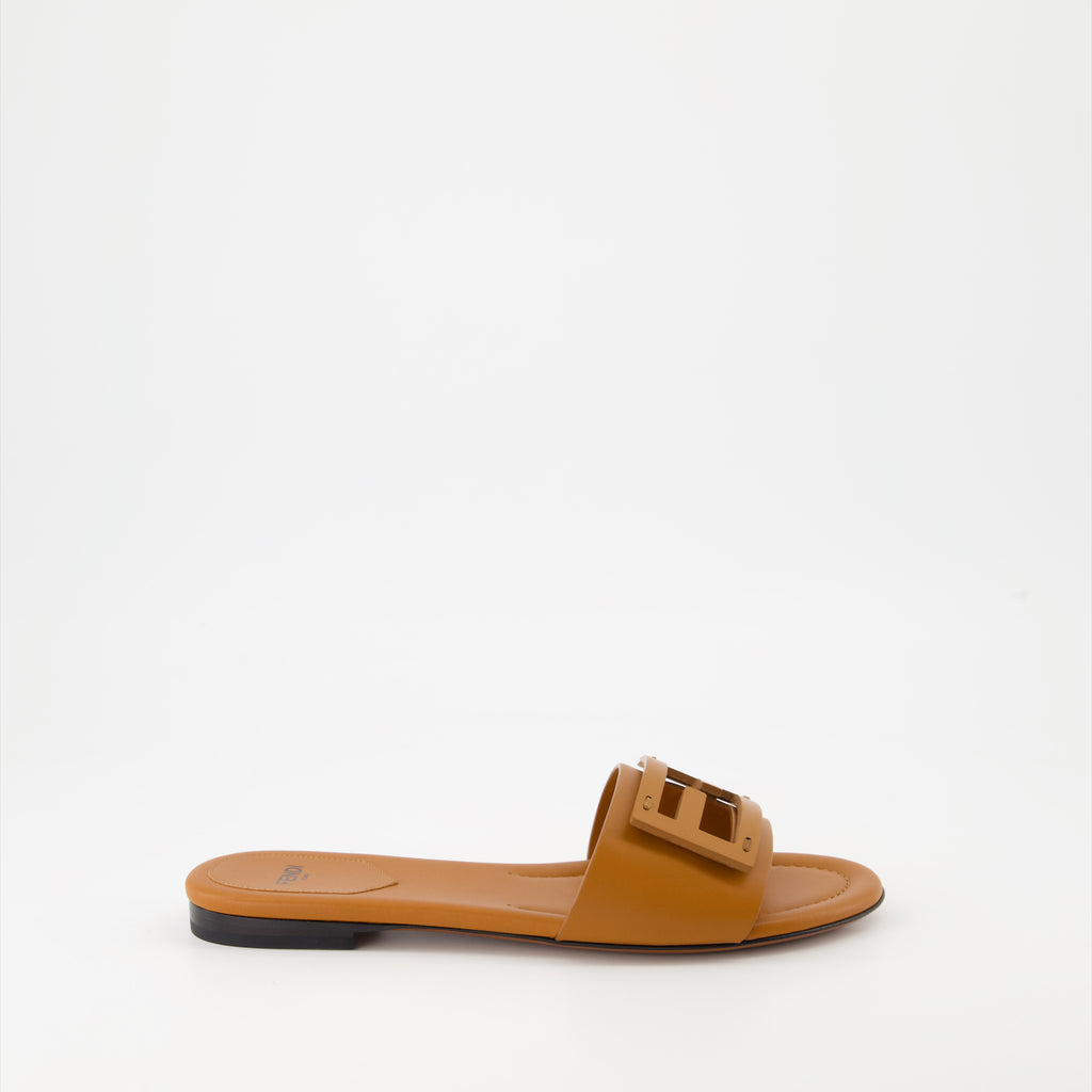 Chaussures ouvertes Sandales Baguette en cuir Fendi Marron Femme