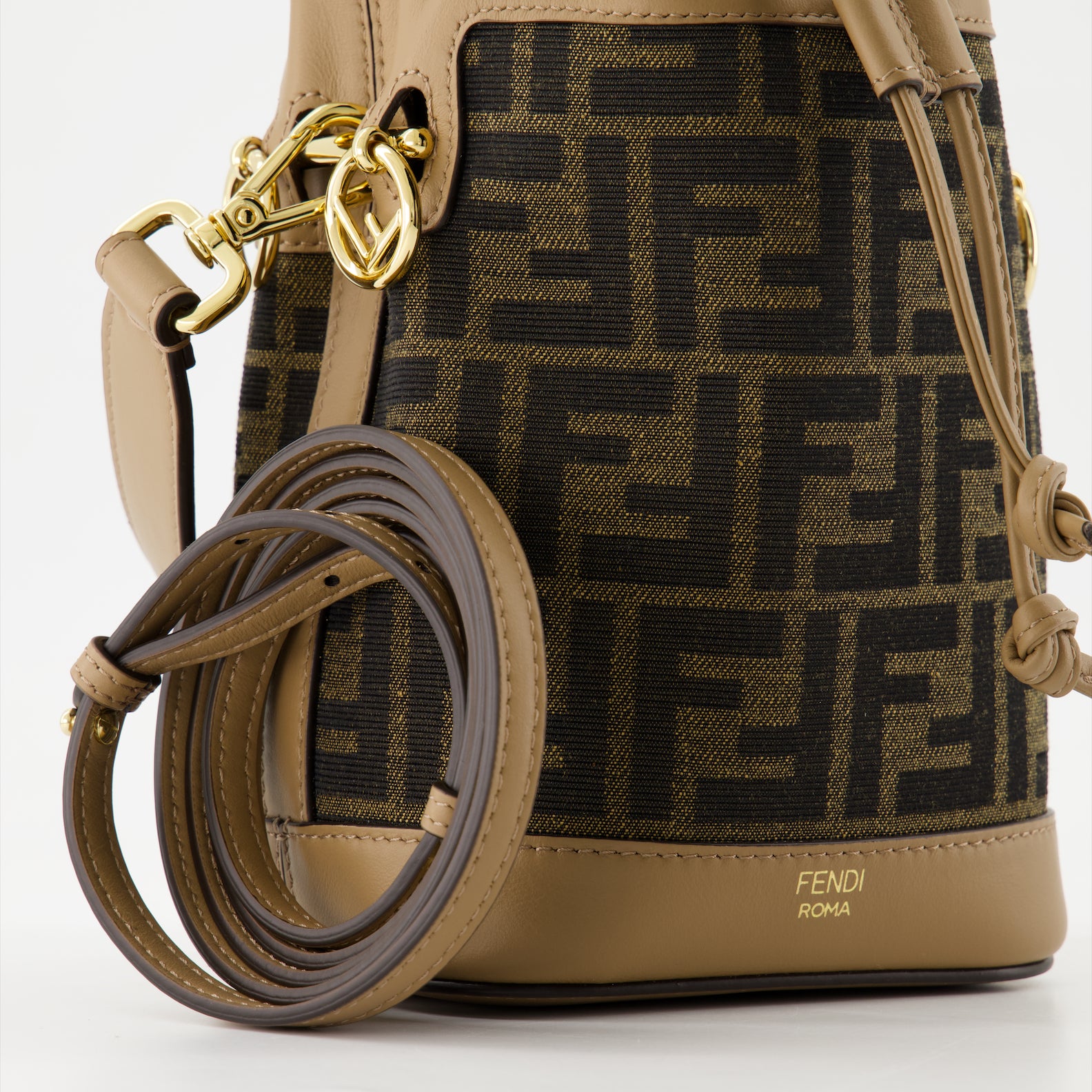Beuteltaschen Sac seau Mon Trésor Fendi Braun Femme